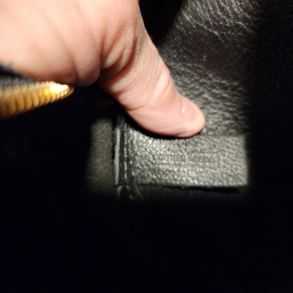 Portland Leather Black Round Mini Crossbody Bag - Picture 8 of 9